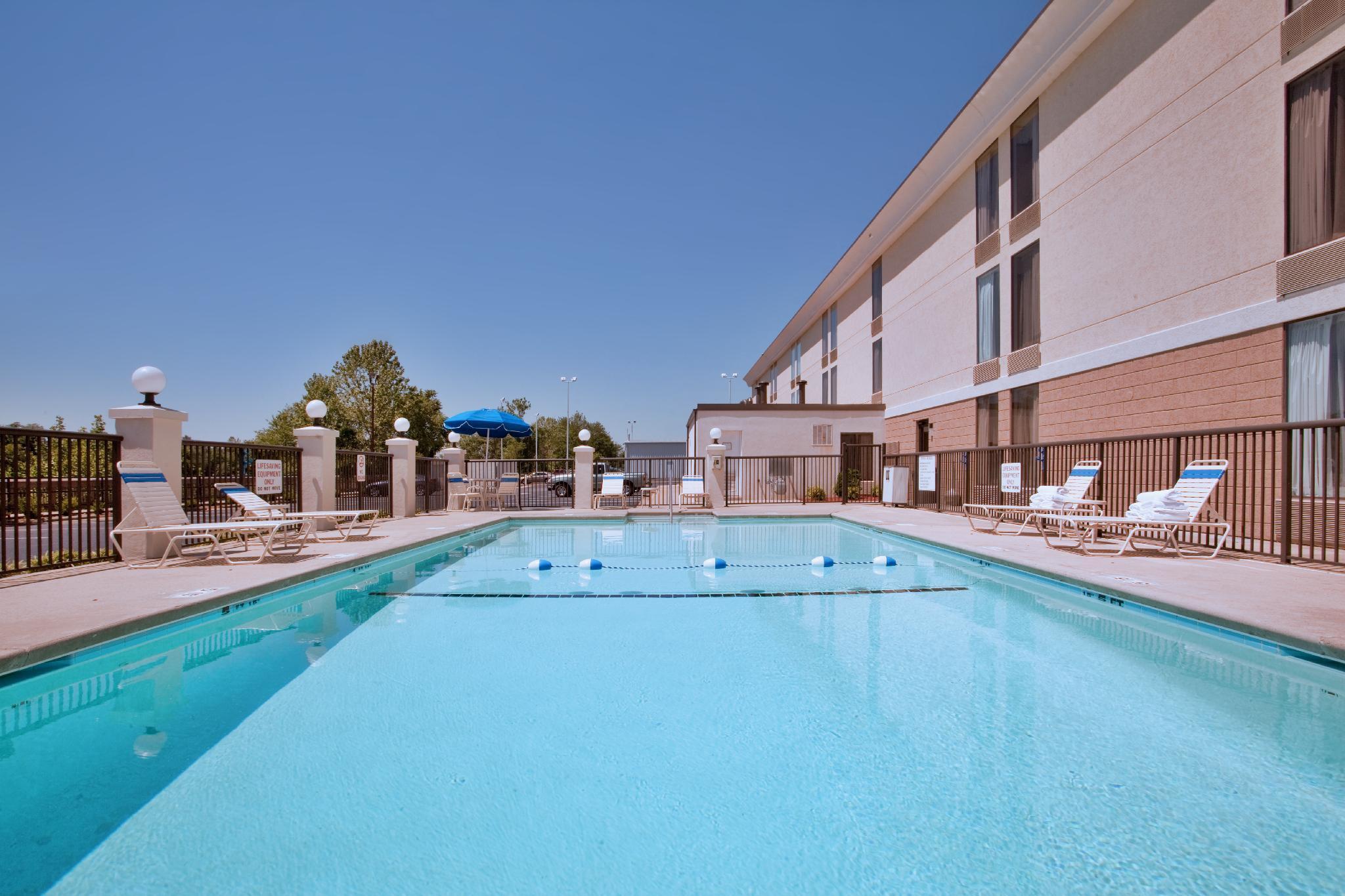 Holiday Inn Express Danville By Ihg Eksteriør bilde