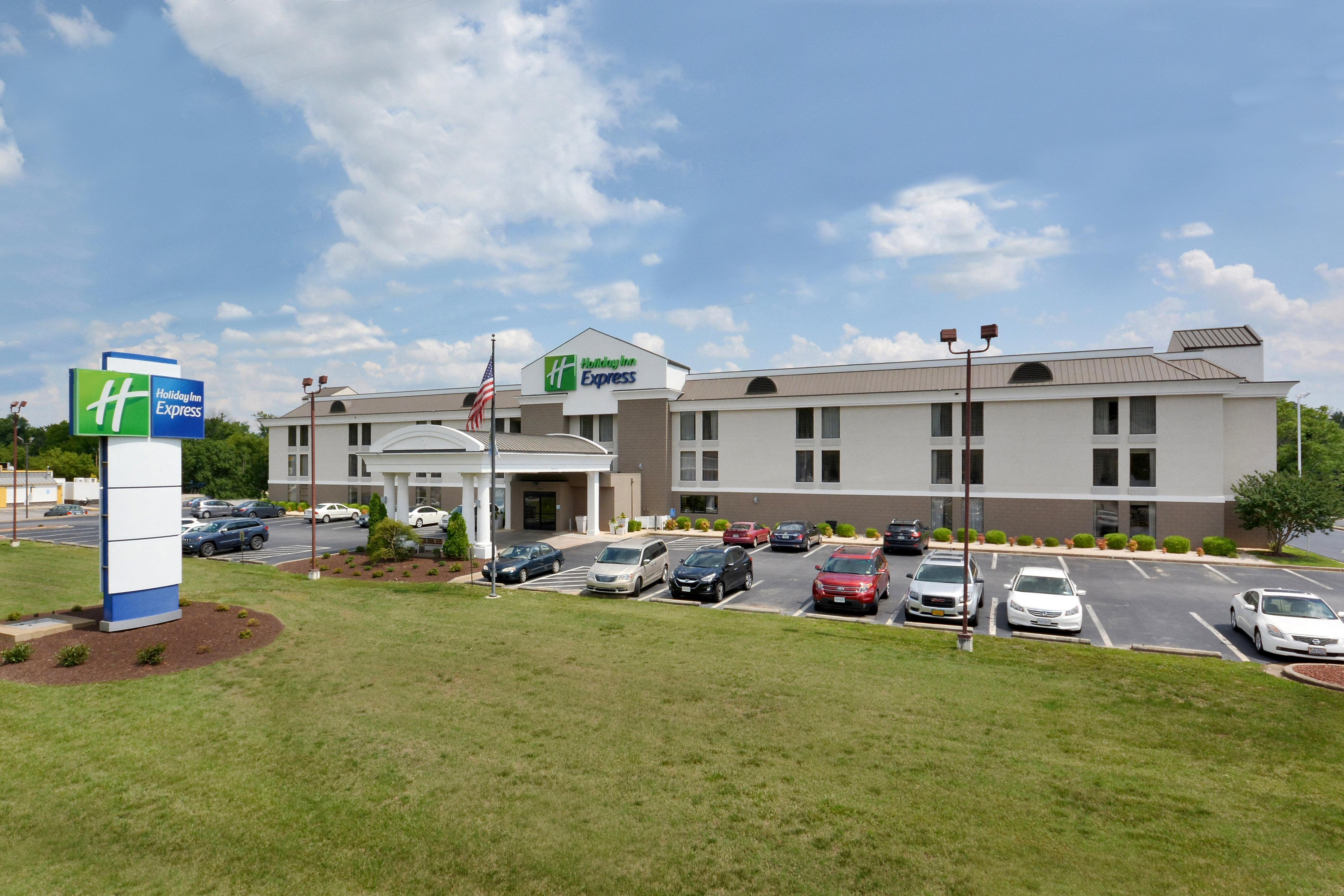 Holiday Inn Express Danville By Ihg Eksteriør bilde