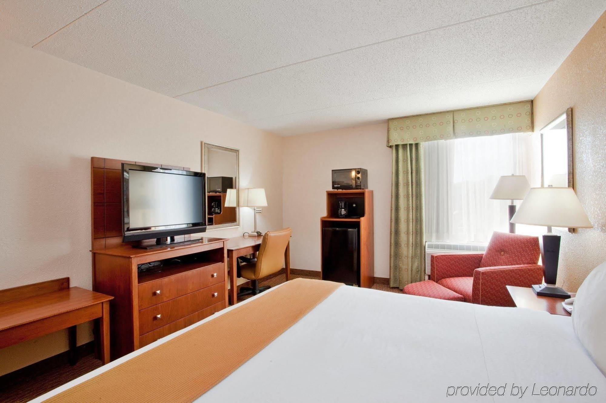 Holiday Inn Express Danville By Ihg Eksteriør bilde