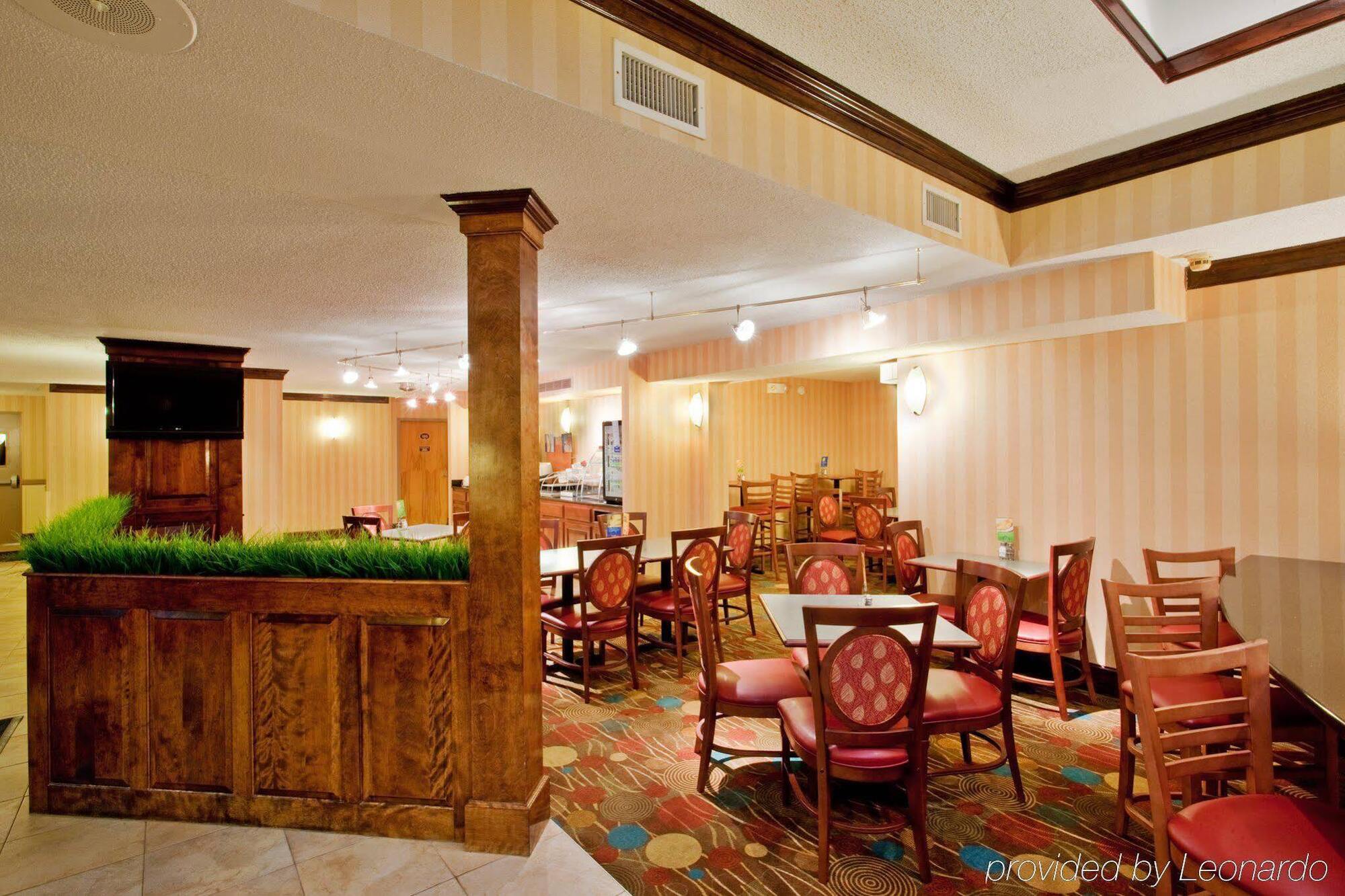 Holiday Inn Express Danville By Ihg Eksteriør bilde
